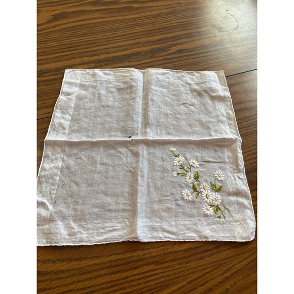 White embroidered handkerchiefs - Picture 6 of 16